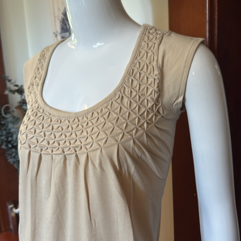 NWT northern reflections size small Women's Beige Sleeveless Top